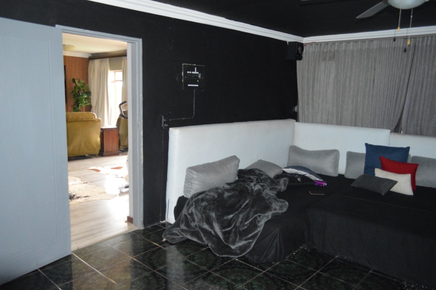 3 Bedroom Property for Sale in Flamwood North West